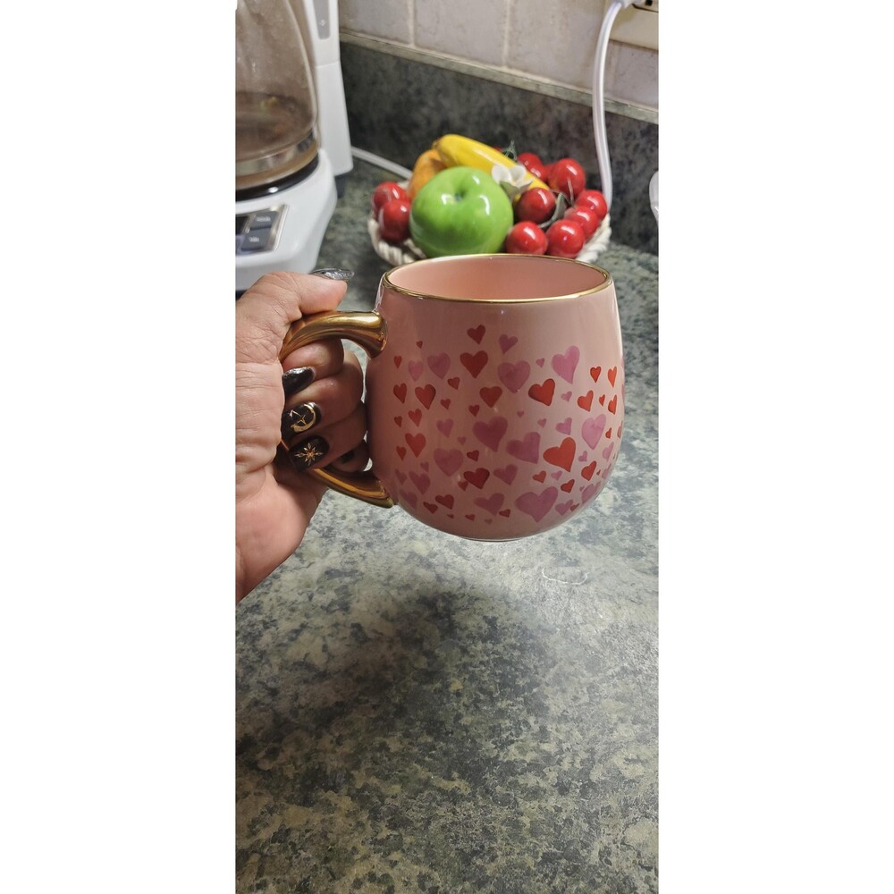 Pink and red hearts with gold handle and trim Mug